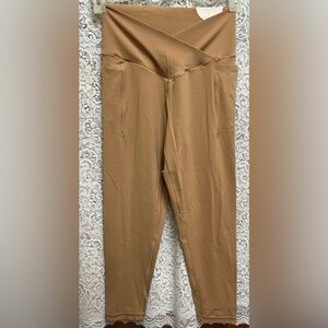 New OFFLINE by Aerie REAL ME EXTRA 7/8
Length Hi-Rise leggings size Large